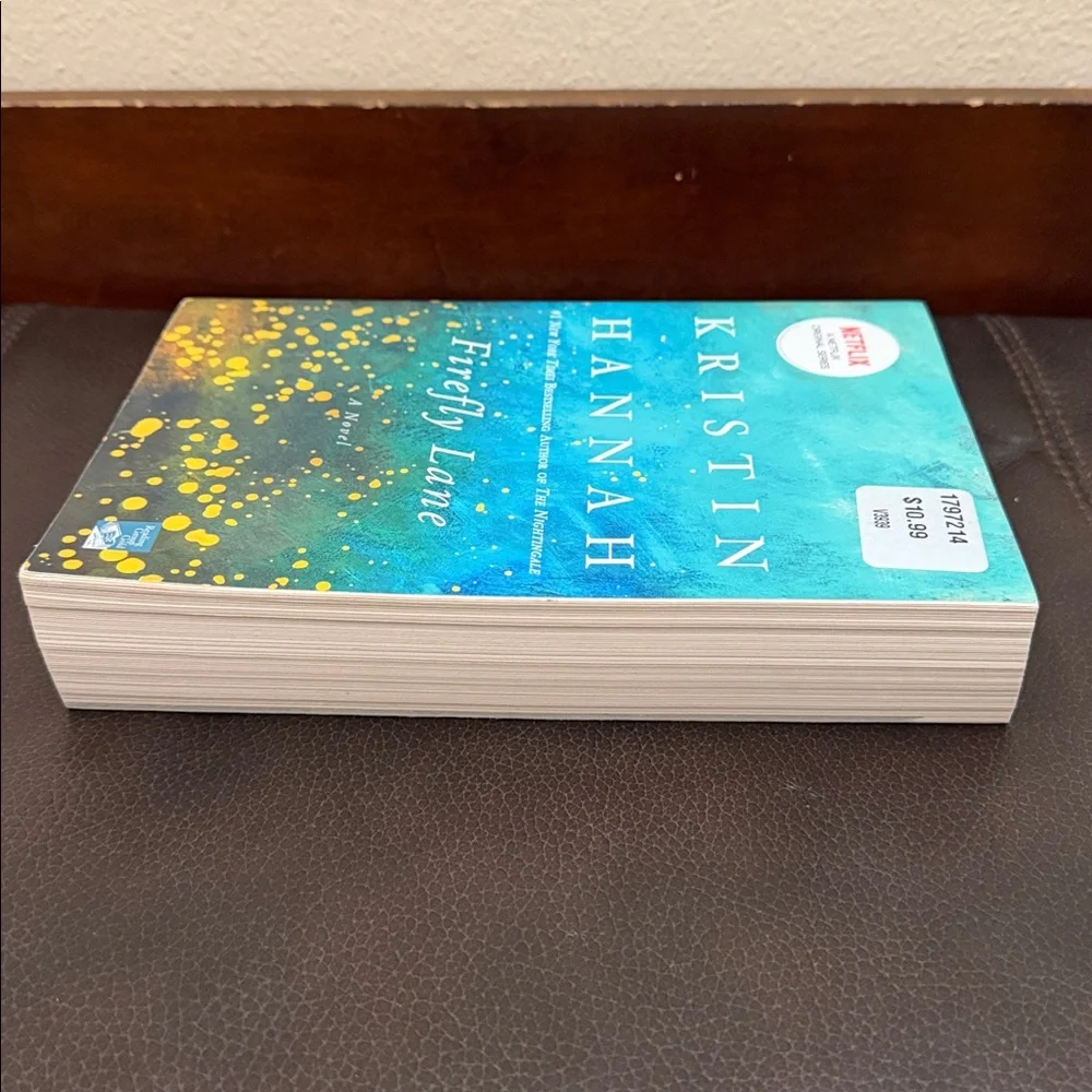 Kristin Hannah “Firefly Lane” Paperback Novel - NY Times Bestselling Author